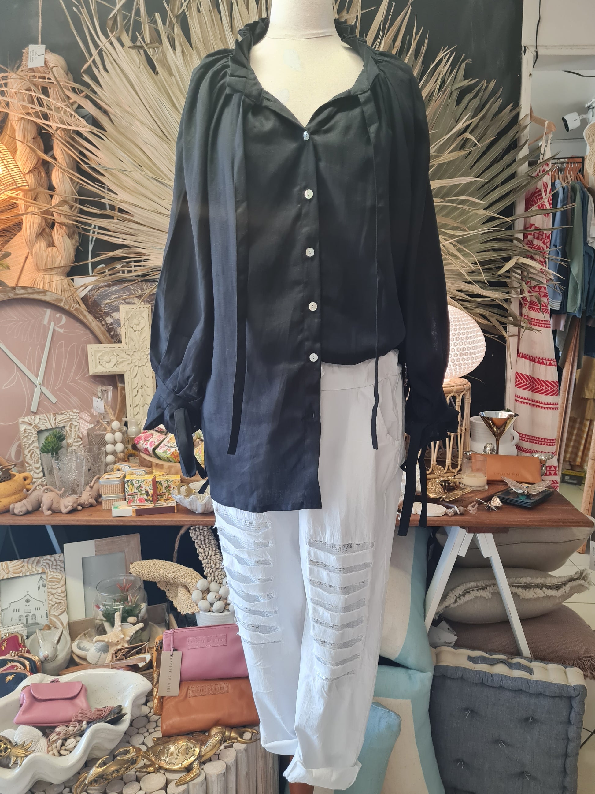 Linen top with ruffles - Coastalfunk